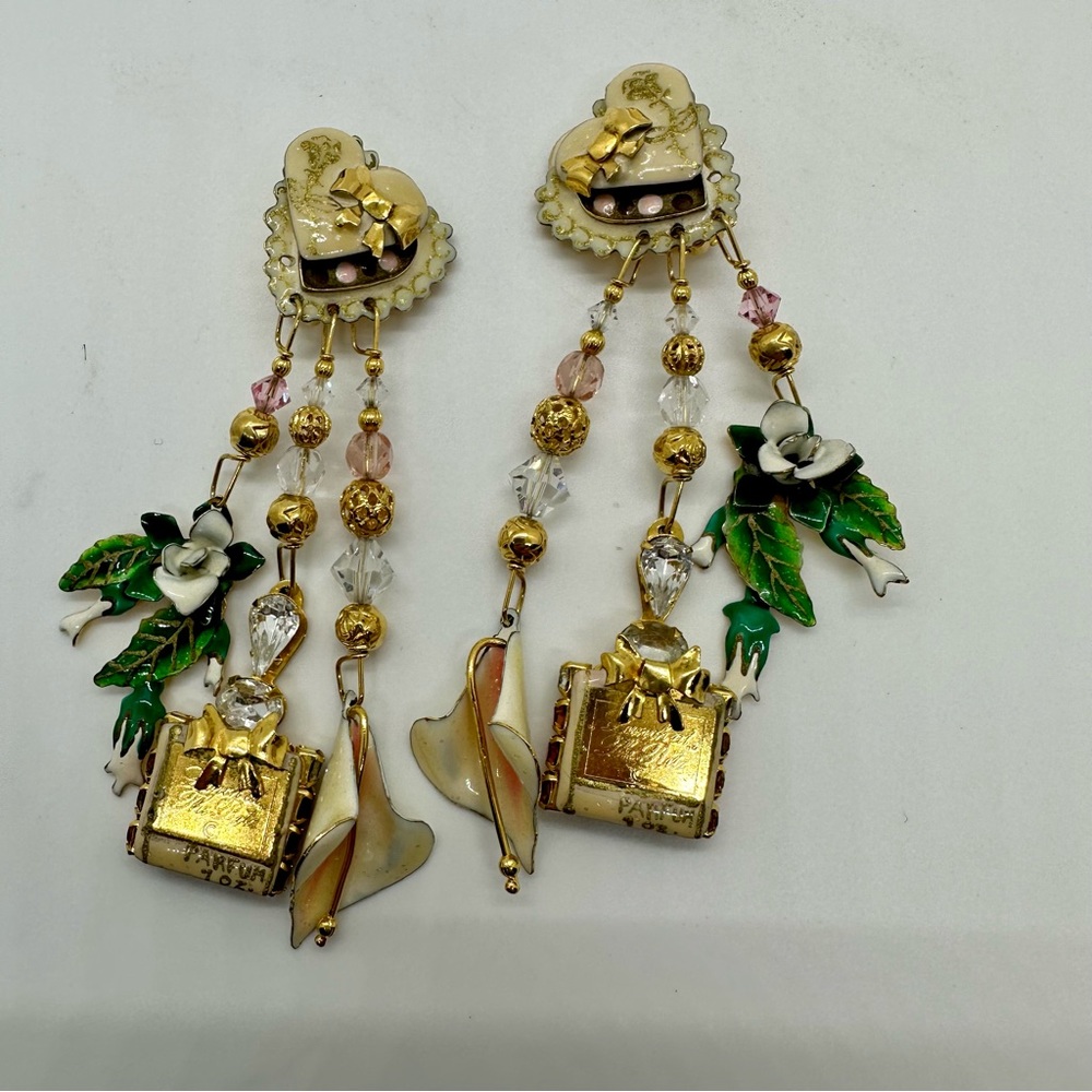 Lunch at the Ritz earrings, vintage. Clip.